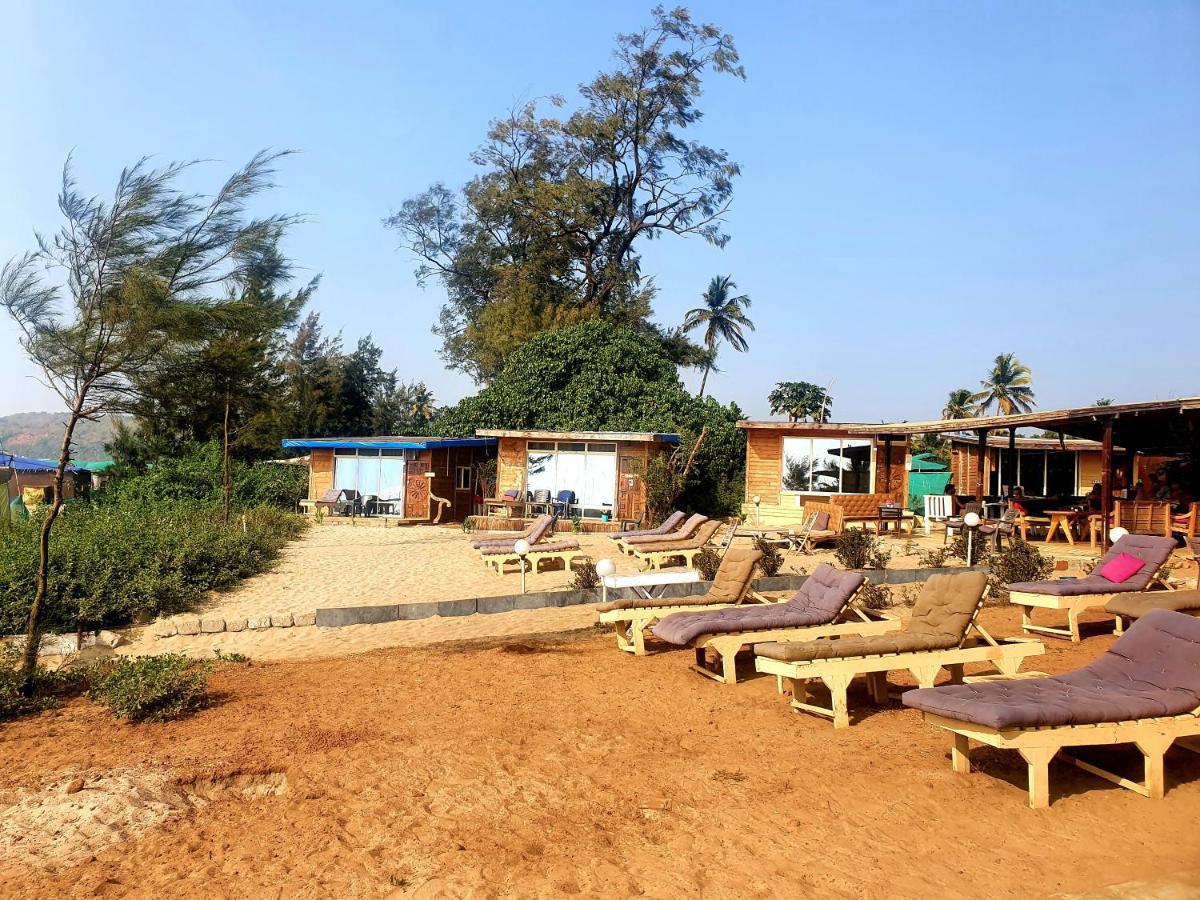 Love Temple Beach Resort Arambol Exterior foto